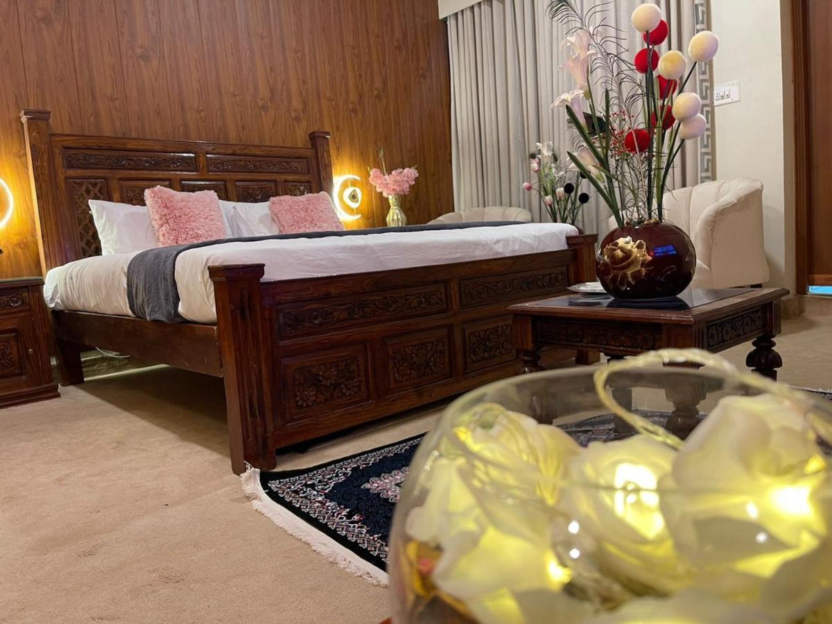 The Life Style Lodges Opp Centaurus Mall Исламабад Екстериор снимка