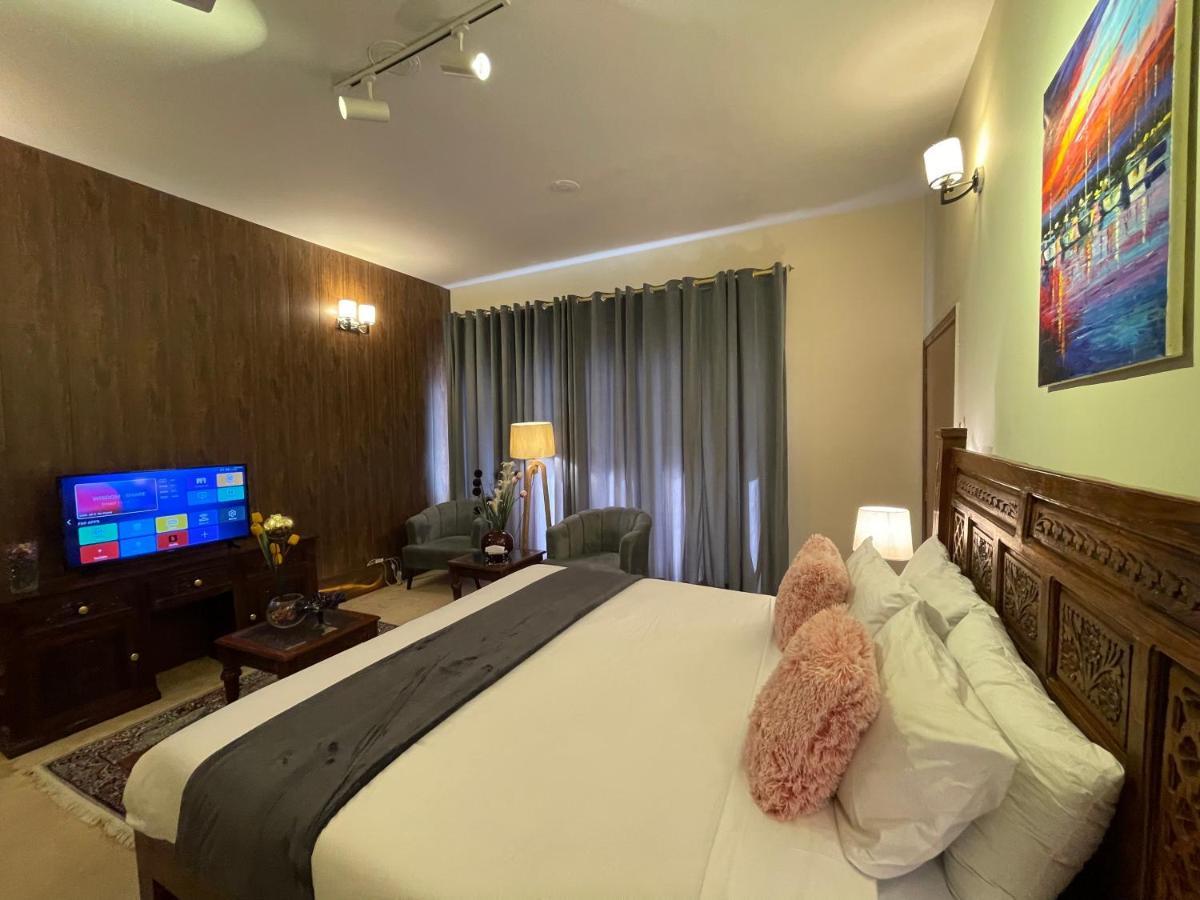 The Life Style Lodges Opp Centaurus Mall Исламабад Екстериор снимка